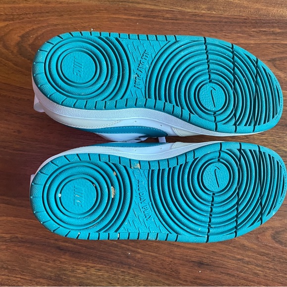 Nike sneakers - Picture 5 of 5